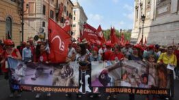 İtalya’da işçiler asgari ücret için yürüdü