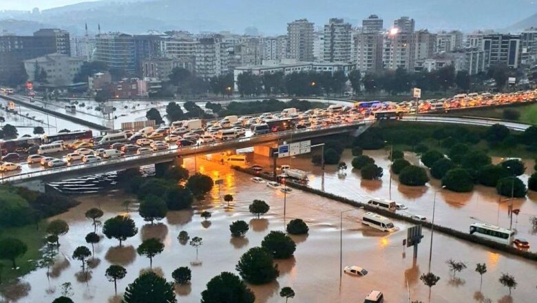  İzmir’de yağış felaketi