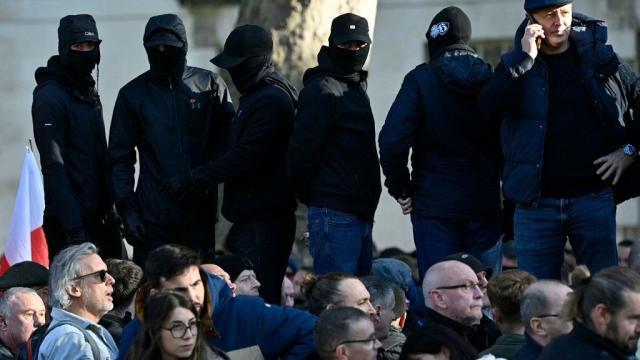 Londra’da protestocular Filistin yanlısı yürüyüş öncesinde polisle çatıştı