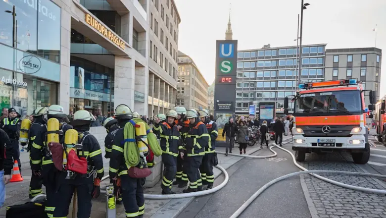  Hamburg Europa-Passage’da yangın