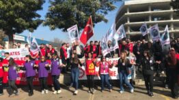 İzmir’de GATES işçileri düşük ücret dayatmasına karşı grevde