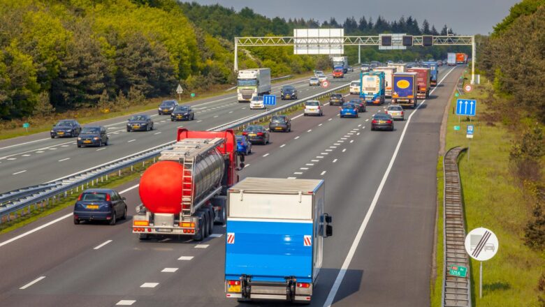  Hollanda’da A12 ve A20’deki dört hafta sonu kapanışının ilki başladı, trafik sıkışıklığı bekleniyor