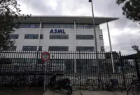 ASML hisseleri jeopolitikaların güçlü kazançları gölgelemesiyle düşüşe geçti