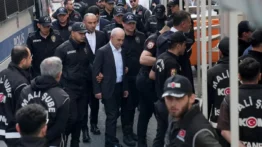 Özel’den Sert Tepki: “Kimse Bize O Görüntüleri Bir Daha Yaşatamayacak!”