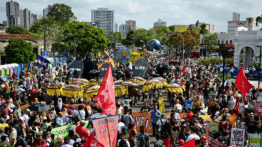 Brezilya’daki COP30 Zirvesinde On Binlerce Kişi İklim Adaleti İçin Yürüdü